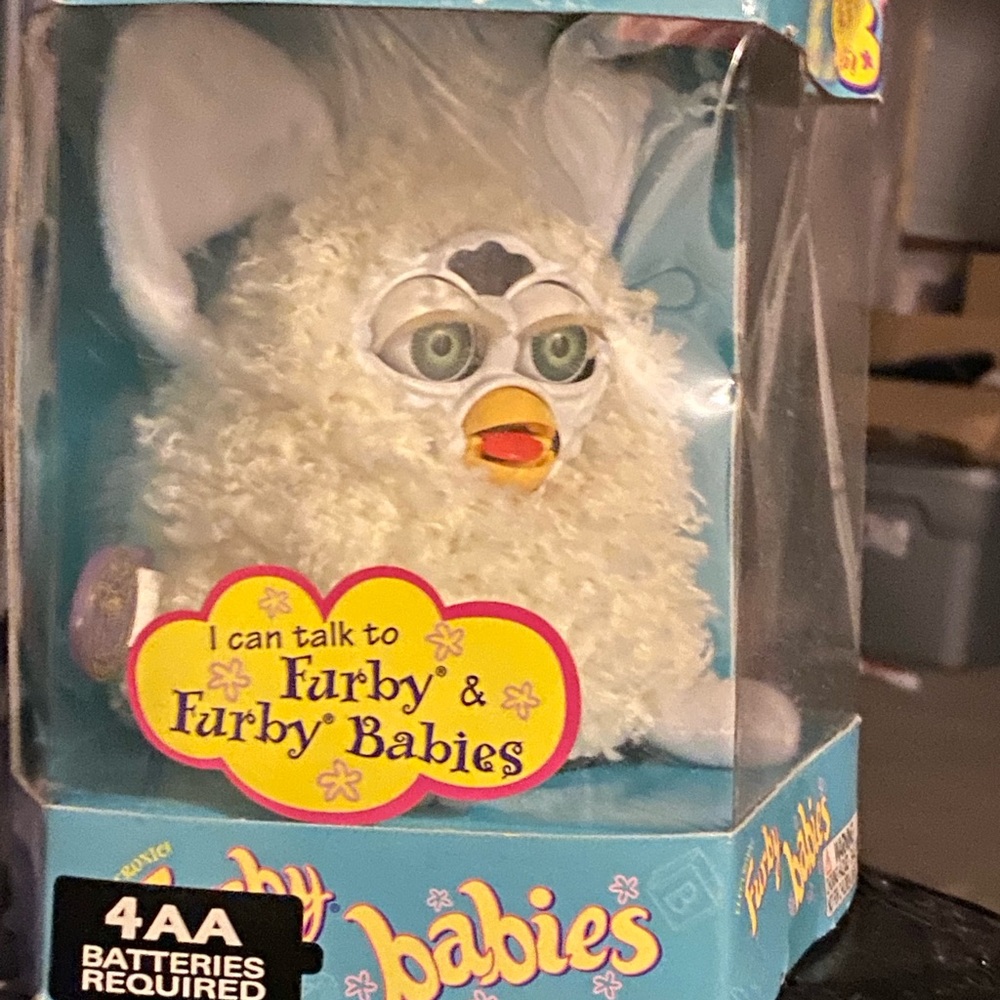 RARE NEW In Box Hasbro Tiger Lamb Curly Haired
FURBY BABIES 70-940 1999